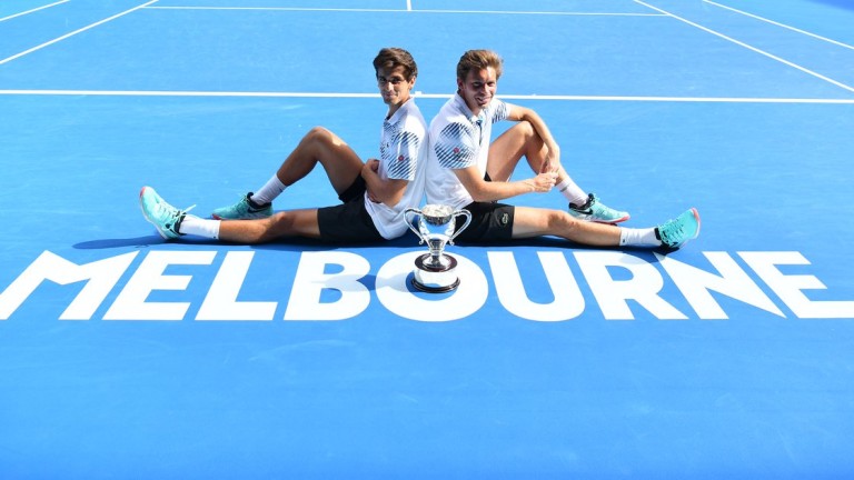 Французите Пиер-Юг Ербер и Никола Маю спечелиха Australian Open при