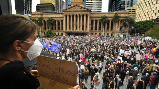 Десетки хиляди жени протестират в Австралия срещу сексуалното насилие и