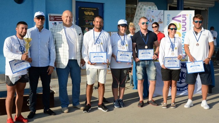 Министър Красен Кралев награди победителите от междууниверситетска регата "Академика"