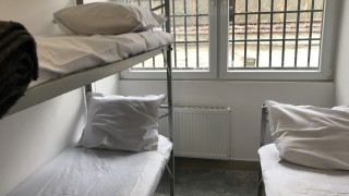 По искане на Районна прокуратура Бургас съдът задържа под