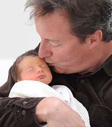 Британският премиер излиза отпуск по бащинство