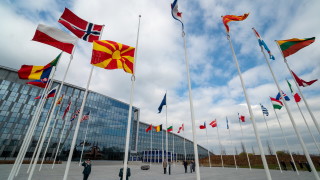 Знамето на Северна Македония вече се вее гордо като член