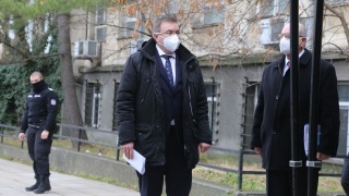 Избори през март и избори през май в различна ситуация