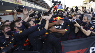 Отборът от Формула 1 Ред Бул обяви продължаване на договора
