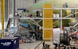 Аутсоурсинг за €2.7 млрд. ще спасява производствената програма на A350 