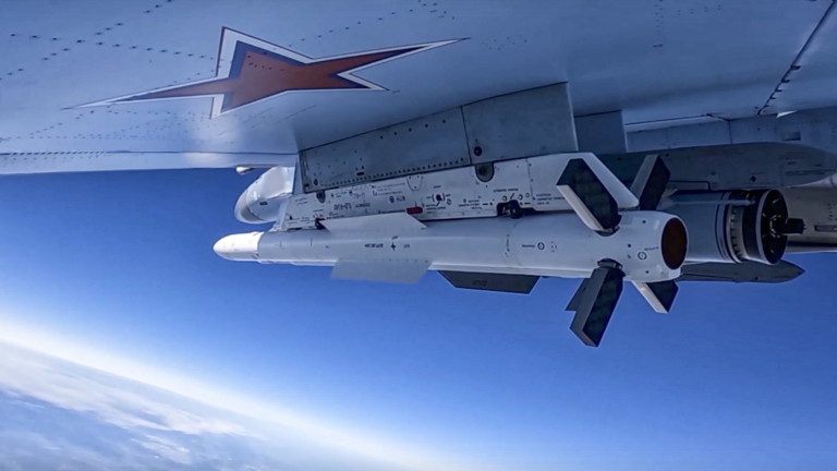 В близко бъдеще Русия може да прехвърли десетки изтребители Су-35