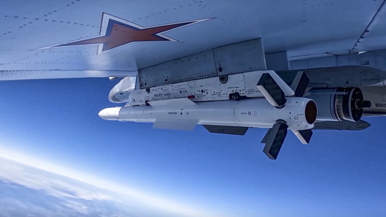 Украйна свалила нов руски Су-25