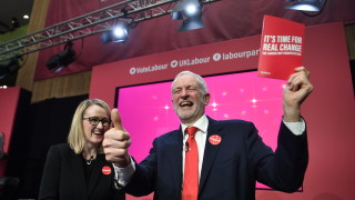 Лидерът на британската Лейбъристка партия Джереми Корбин представи предизборната програма