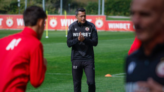 ЦСКА вече провежда пълноценни тренировки под ръководството на новия старши