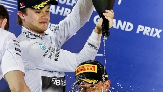 "Битката Хамилтън - Розберг спасява F1 този сезон"