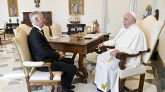 Папа Франциск прие нов руски пратеник и обеща да продължи мирната мисия