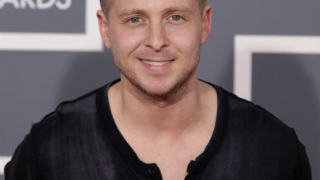 Фронтменът на OneRepublic води семейството си у нас
