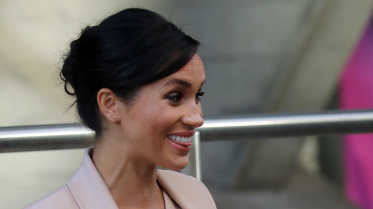 Кой ще бъде до Меган, докато ражда