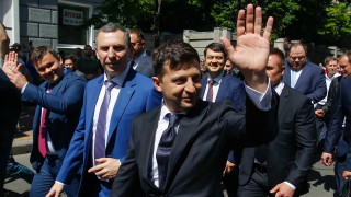 Президентът на Украйна Владимир Зеленски планира да организира референдум дали