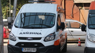 Млад шофьор блъсна с автомобила си две деца на една тротинетка във Вършец