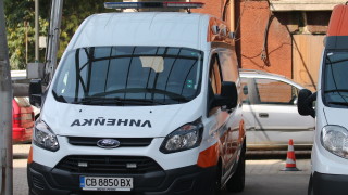 Баща и дете са пострадали при падане от атракционна люлка