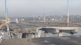 Антоновският мост единствената шосейна връзка свързваща южния украински град