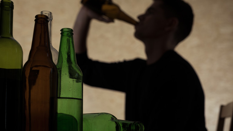 Социалните проверяват родителите на падналото дете за системна употреба на алкохол