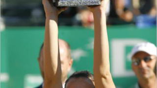 Йелена Янкович вдигна трофея в Рим 