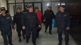 Започна подписка в подкрепа на полицая Иван Лулеов