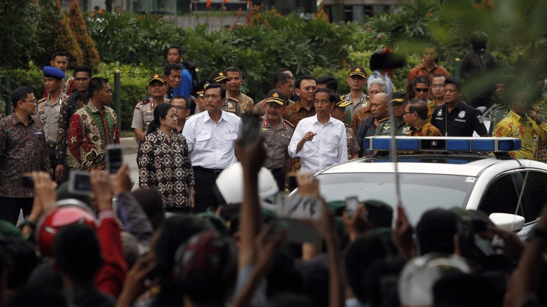В Индонезия арестуваха още трима души заради атентатите
