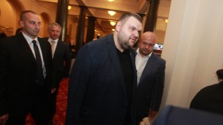 Изненадваща е липсата на Делян Пеевски в листите на ДПС