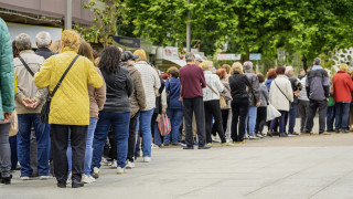 Доходът на глава от населението в португалските семейства се е