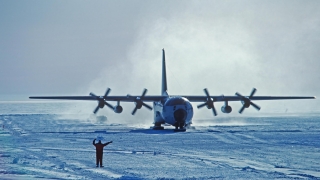 Пускат първата редовна самолетна линия до Антарктида