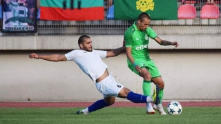 Халфът на Спартак Плевен Жюлиен Бенков е претърпял операция на