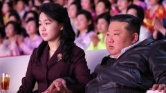 Северна Корея променя конституцията си, обявява Юга за враг — image 6