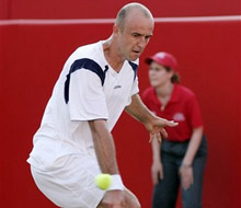 "The Artois Championship": Иван Любичич - Данай Удомчоке 6:3, 6:4