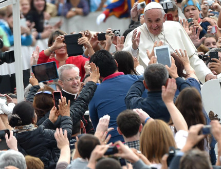 Папата поиска прошка за секс скандали, разтърсили Рим и Ватикана