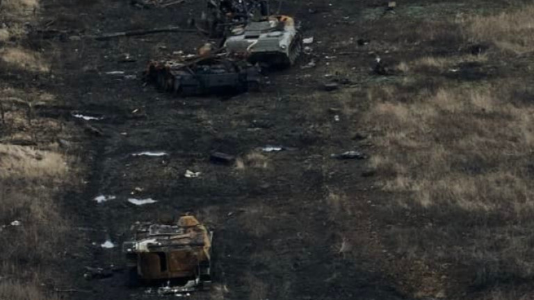 Трима руски военни са били убити, а други двама ранени