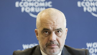 Албания в конституционна криза