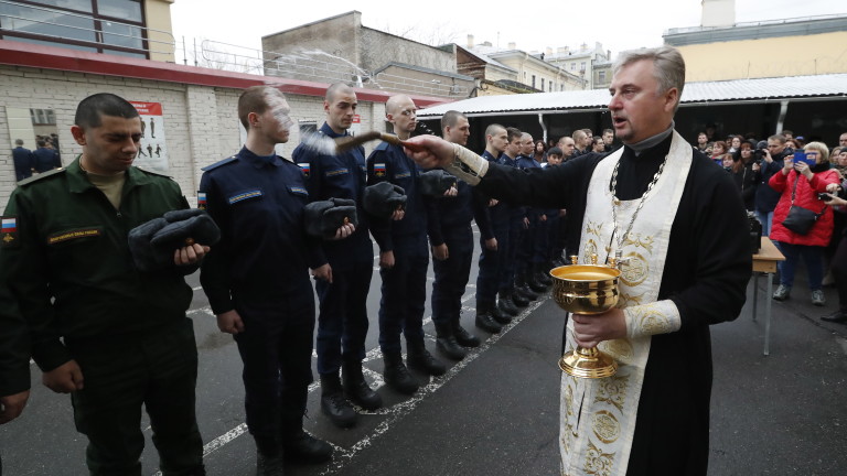 След премиера COVID-19 се разпространява и в руската армия