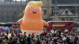 Протестиращи в Лондон издигнаха балон на сърдито бебе с лика на Тръмп 