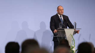 188 са учредителите в Инициативния комитет който издига официално кандидатурата