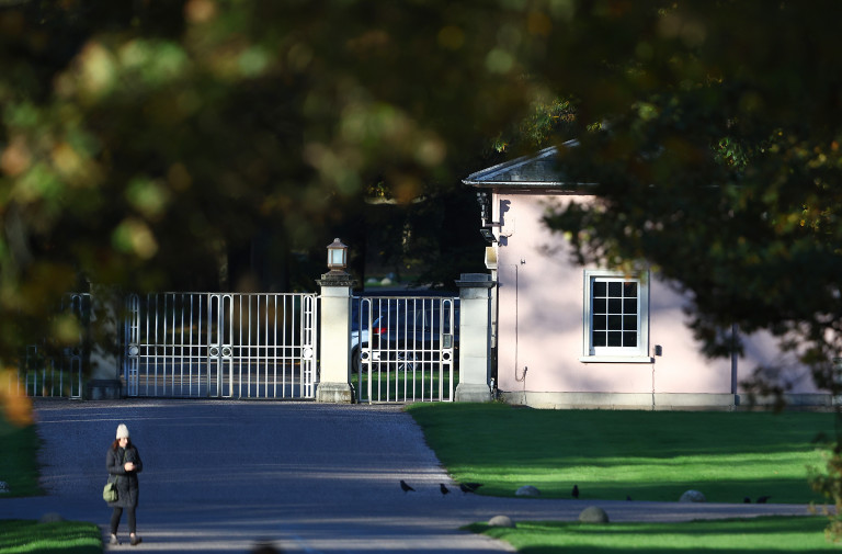  Портите на Royal Lodge 