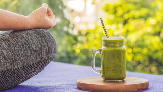 Голяма част от духовния си и умствен баланс йогите отдават