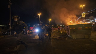 Над 100 палестинци са били ранени при сблъсъци с израелската