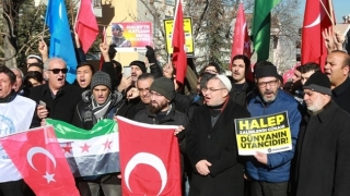 Стотици протестират срещу Русия и Иран в Анкара заради Алепо