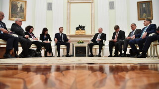 Президентът на Русия Владимир Путин заяви че отношенията с Франция