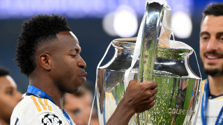 Английският гранд Манчестър Юнайтед сериозно се интересува от звездата на