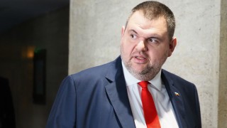 Лидерът на ДПС и ПГ на ДПС Ново начало Делян Пеевски