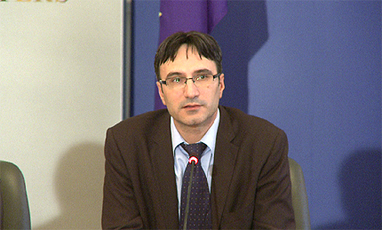 Министър Трайков бил пред уволнение 