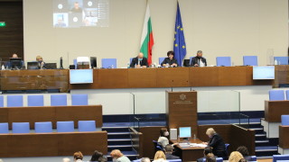 Кметовете на кметства няма да се избират от 100 човека, решиха депутатите