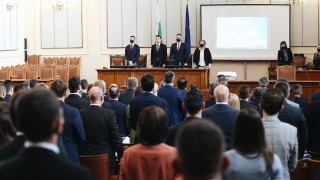 Програма за управление, а не самонадеяност очаква опозицията