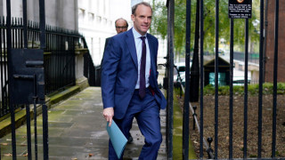 Британският външен министър Доминик Рааб заяви във вторник че никоя