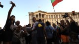  Протестът ескалира - Дариткова и Нинова бяха блокирани в Българска национална телевизия 