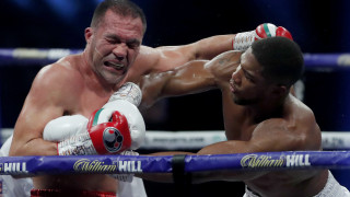 Жуниор дос Сантос е вторият пореден бивш шампион на UFC